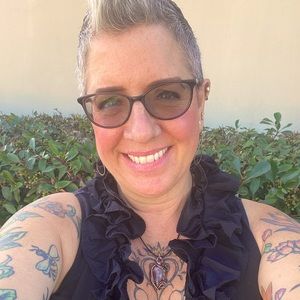 Meet your Posher, Denise